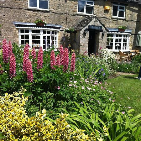 The Old Spotted Cow Bed & Breakfast Marston Meysey ภายนอก รูปภาพ