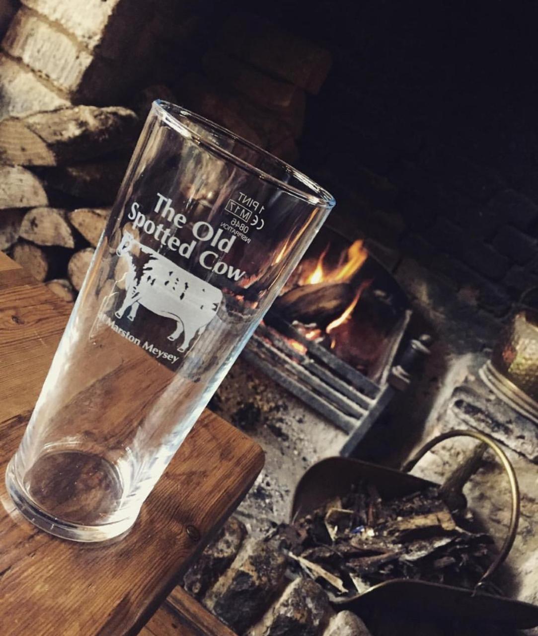 The Old Spotted Cow Bed & Breakfast Marston Meysey ภายนอก รูปภาพ